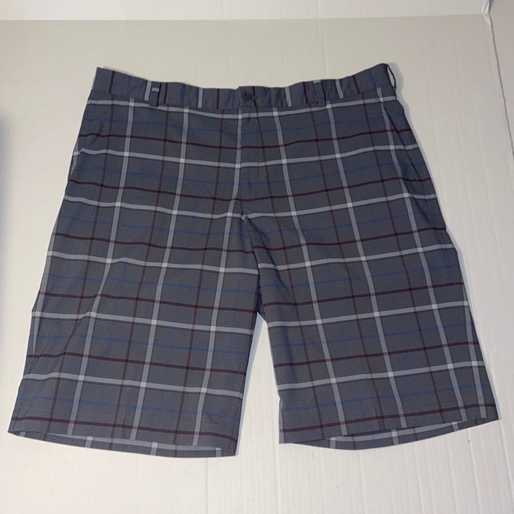 Nike Golf Men’s Size 40 Gray, Blue, and Red Plaid Golf Shorts